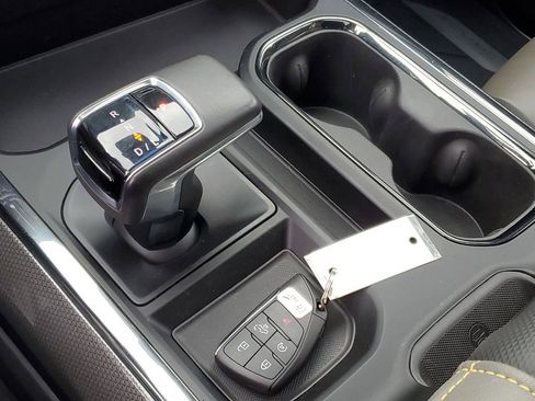 Used 2022 Chevrolet Silverado 1500 ZR2 image 20