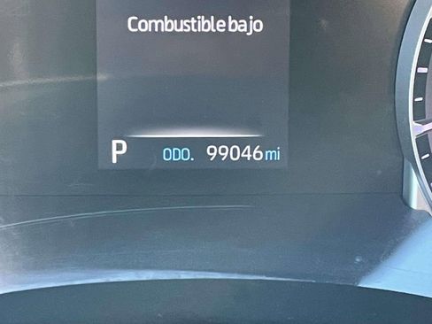 Used 2021 Toyota Highlander LE image 37