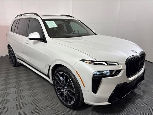 Certified 2024 BMW X7 xDrive40i w/ M Sport Package AWD/4WD image 4