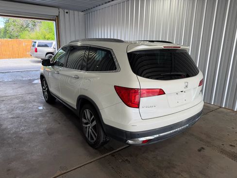 Used 2017 Honda Pilot Touring image 1