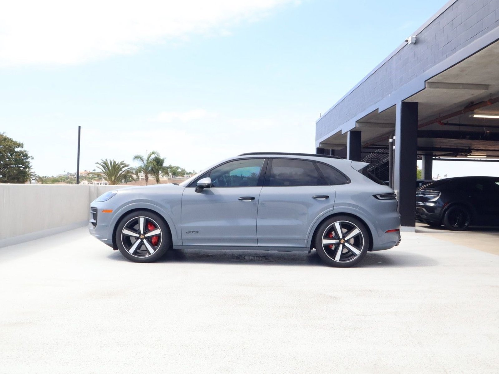 Certified 2025 Porsche Cayenne GTS AWD/4WD image 2