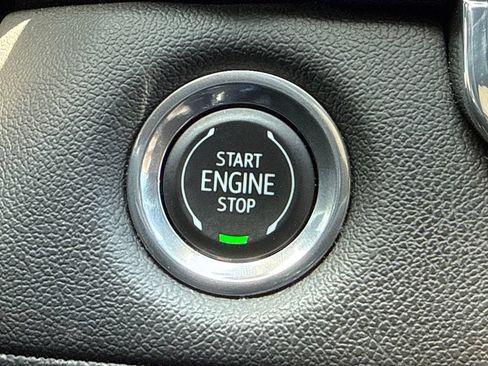 Used 2023 Chevrolet Colorado LT w/ LT Convenience Package II RWD image 16