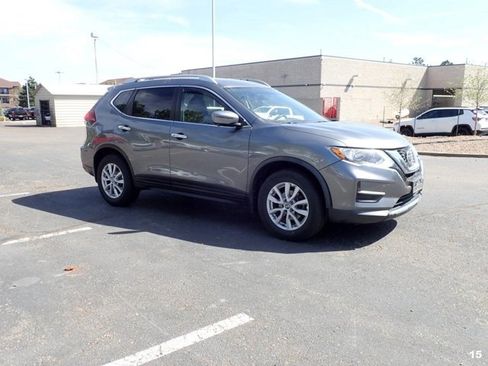 Used 2018 Nissan Rogue SV w/ Premium Package image 10