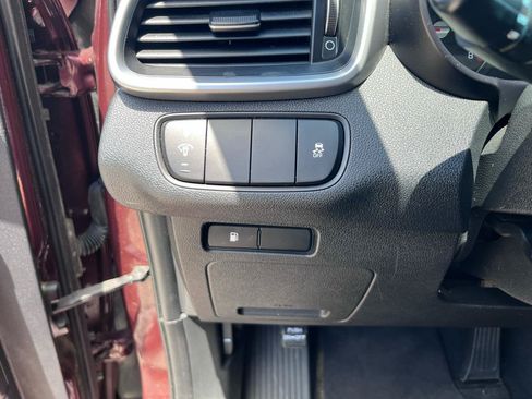 Used 2020 Kia Sorento FWD V6 image 31