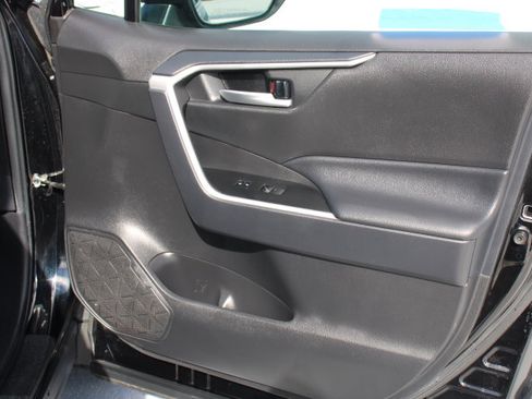 Certified 2025 Toyota RAV4 XLE image 19