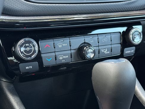 New 2026 Jeep Compass Latitude image 19