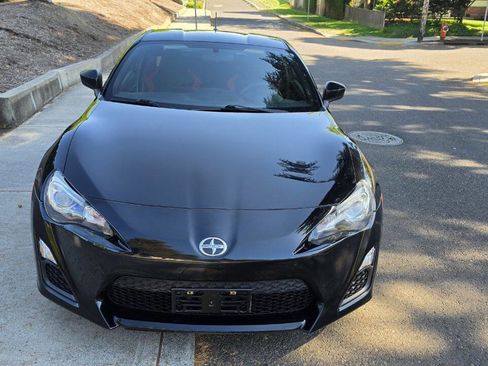 Used 2013 Scion FR-S RWD image 2