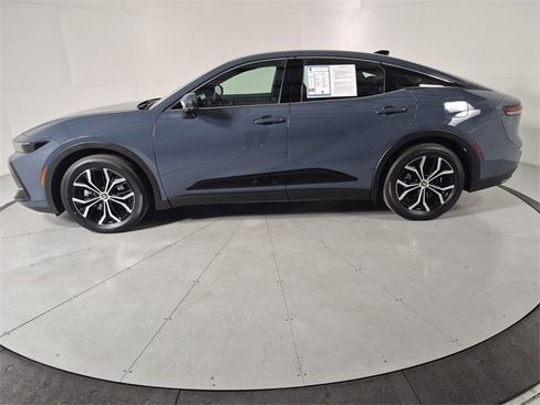 Used 2025 Toyota Crown XLE image 2