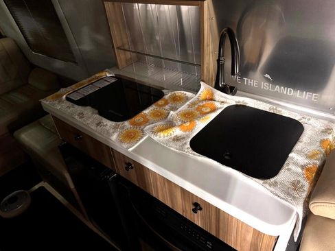 Used 2022 Mercedes-Benz Sprinter 3500 image 17