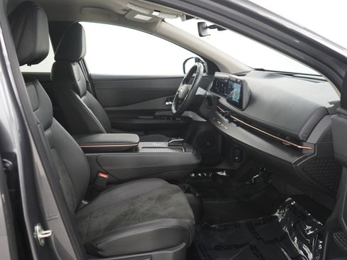 Used 2025 Nissan Ariya FWD image 11