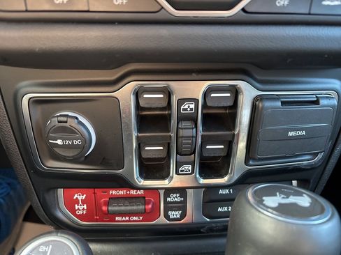 Used 2024 Jeep Wrangler Unlimited Rubicon image 74