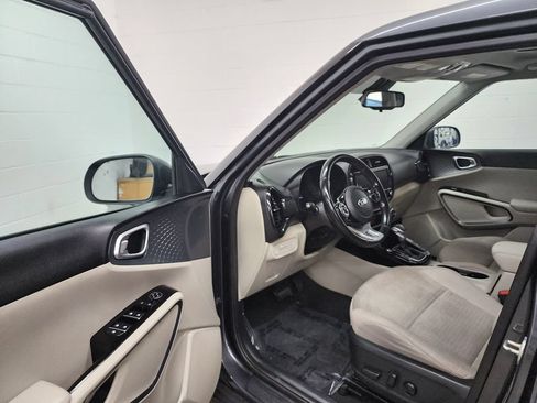Used 2021 Kia Soul EX FWD image 11