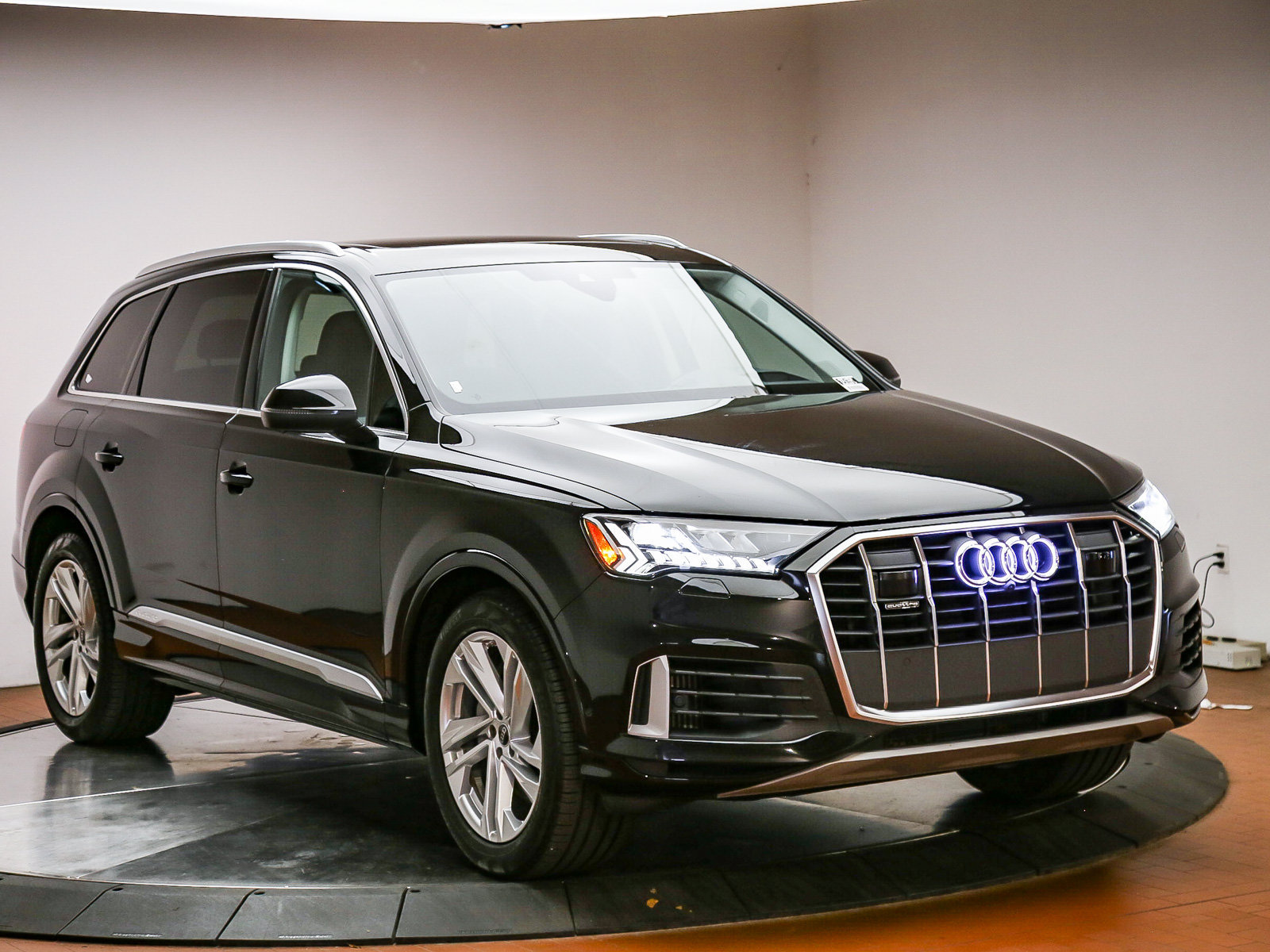 Certified 2023 Audi Q7 3.0T Prestige AWD/4WD image 3