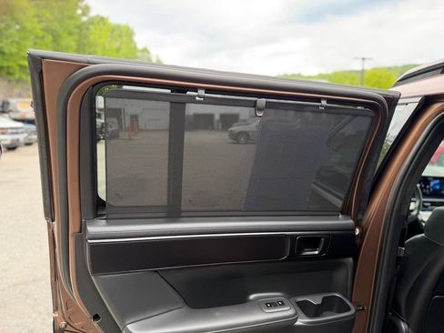 Used 2025 Hyundai Santa Fe Calligraphy AWD/4WD image 15