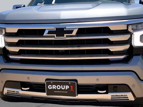 Used 2024 Chevrolet Silverado 1500 High Country w/ High Country Premium Package AWD/4WD image 30