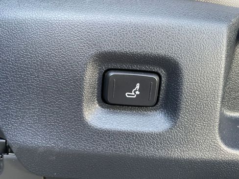 Used 2025 Toyota Tacoma TRD Off-Road image 22