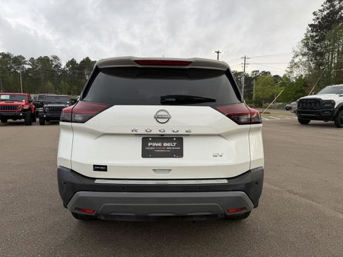 Used 2022 Nissan Rogue SV FWD image 4