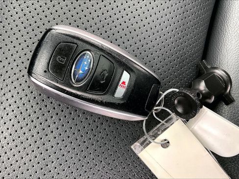 Used 2024 Subaru Ascent Limited w/ Technology Package image 9