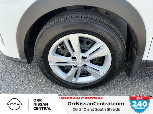 New 2025 Nissan Kicks Play S image 9