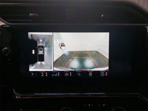 Used 2024 GMC Sierra 3500 Denali w/ Denali Reserve Package image 25