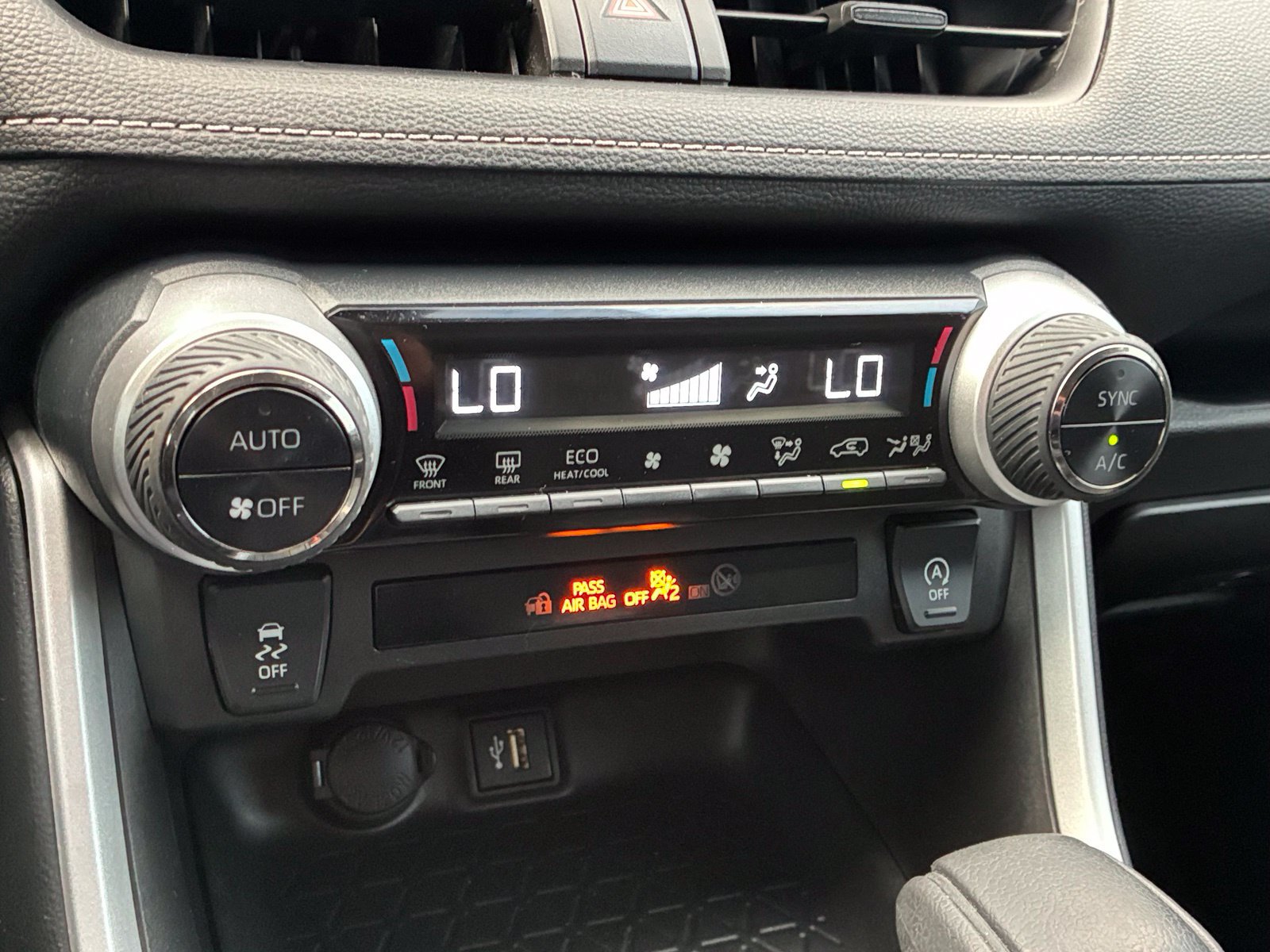 Used 2023 Toyota RAV4 XLE FWD image 21