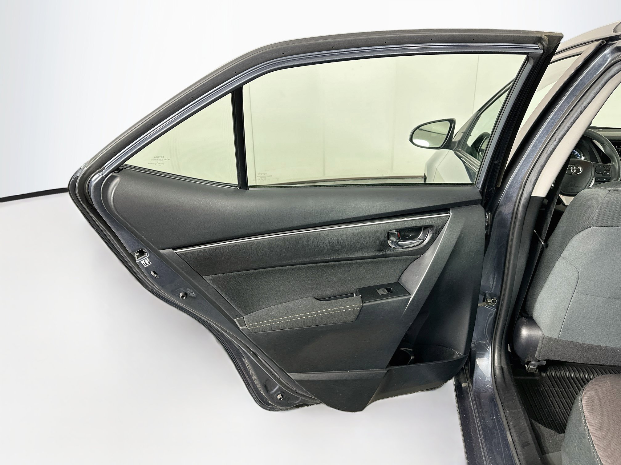 Used 2019 Toyota Corolla LE FWD image 25