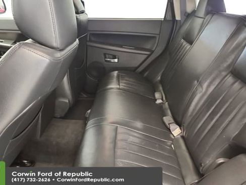 Used 2010 Jeep Grand Cherokee Laredo image 20