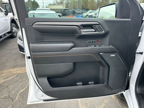 Used 2024 GMC Sierra 1500 AT4 w/ Technology Package AWD/4WD image 11