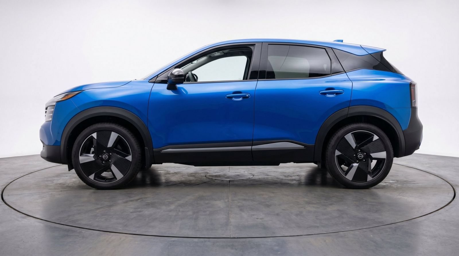 Used 2026 Nissan Kicks SR FWD image 4