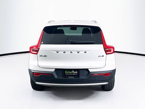 Used 2025 Volvo XC40 B5 Plus AWD/4WD image 7