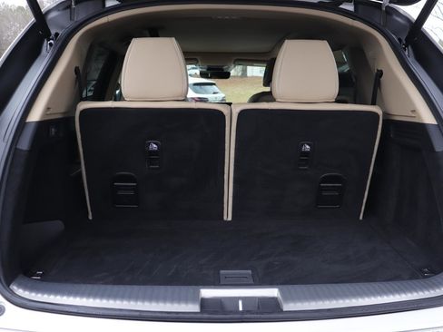 Used 2022 Acura MDX SH-AWD w/ Advance Package image 16