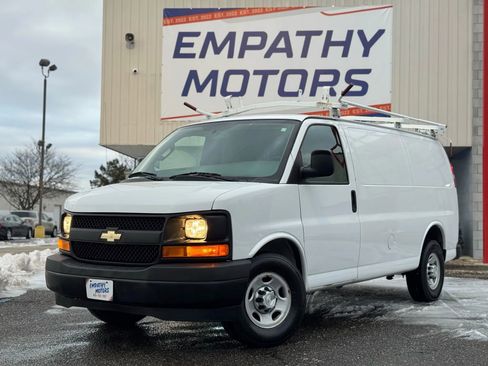 Used 2017 Chevrolet Express 2500 image 1