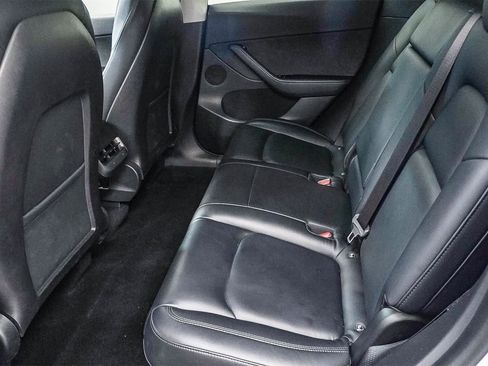 Used 2021 Tesla Model Y 2WD image 17