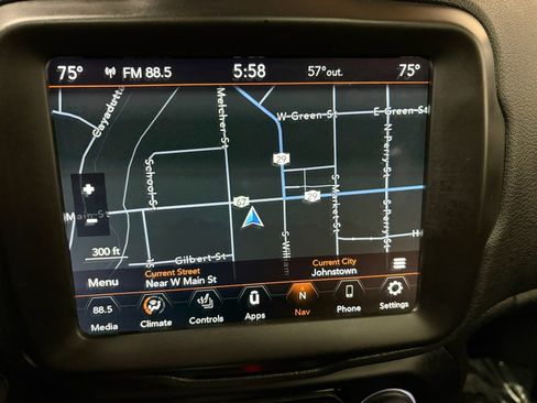 Used 2022 Jeep Renegade Latitude w/ Sun/Sound Group image 19