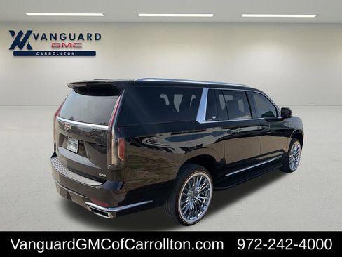 Used 2024 Cadillac Escalade ESV Luxury image 4