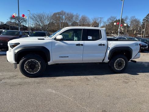 New 2025 Toyota Tacoma TRD Off-Road AWD/4WD image 4