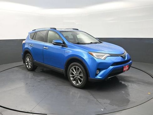 Used 2018 Toyota RAV4 Limited AWD/4WD image 10