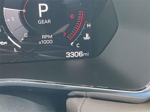 Used 2025 GMC Canyon Denali image 22