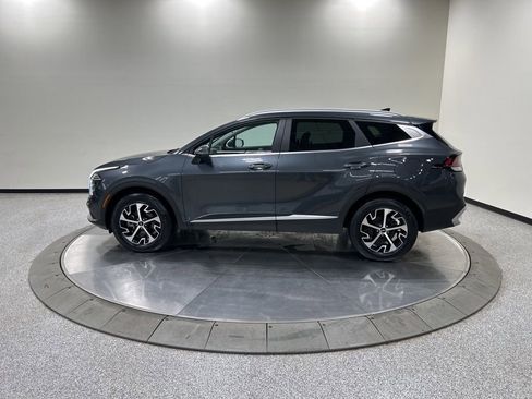 Used 2024 Kia Sportage EX image 9