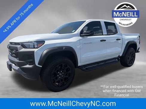 New 2026 Chevrolet Colorado Trail Boss AWD/4WD image 3