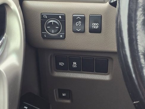 Used 2017 Lexus GX 460 image 35