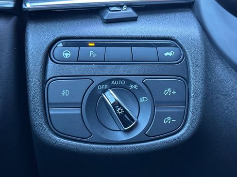 Used 2023 INFINITI QX55 Essential image 36