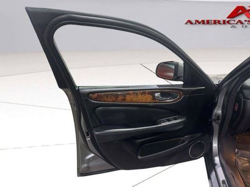 Used 2008 Jaguar XJ8 RWD image 15