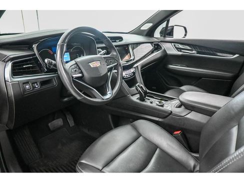 Used 2024 Cadillac XT6 Premium Luxury AWD/4WD image 9