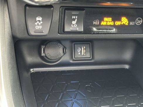 Used 2023 Toyota RAV4 XSE AWD/4WD image 21