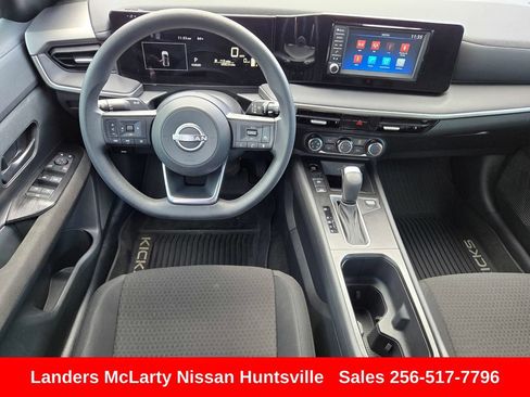 Used 2025 Nissan Kicks S AWD/4WD image 15