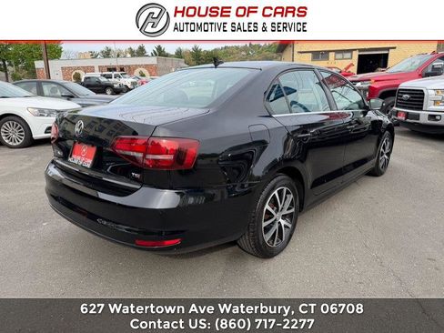 Used 2017 Volkswagen Jetta SE FWD image 5