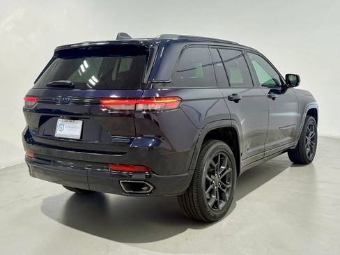 Used 2023 Jeep Grand Cherokee 30th Anniversary AWD/4WD image 12