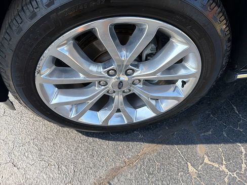 Used 2019 Ford Expedition Platinum RWD image 11