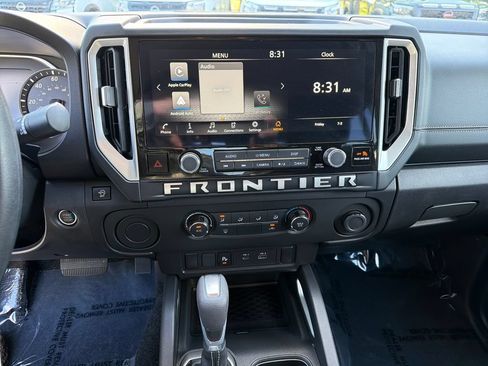 Used 2025 Nissan Frontier SV w/ Tow Package RWD image 23